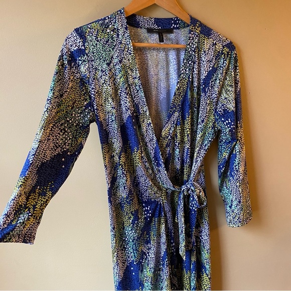 BCBGMAXAZRIA Designer Wrap Dress Medium Blue Yellow Floral Wrap 3/4 Sleeves - Picture 4 of 15